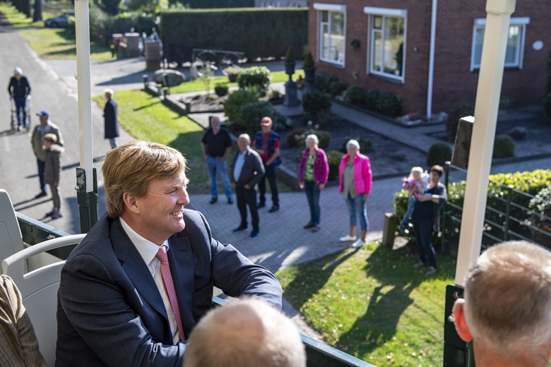 Koning Willem-Alexander onderweg in Veenland Express