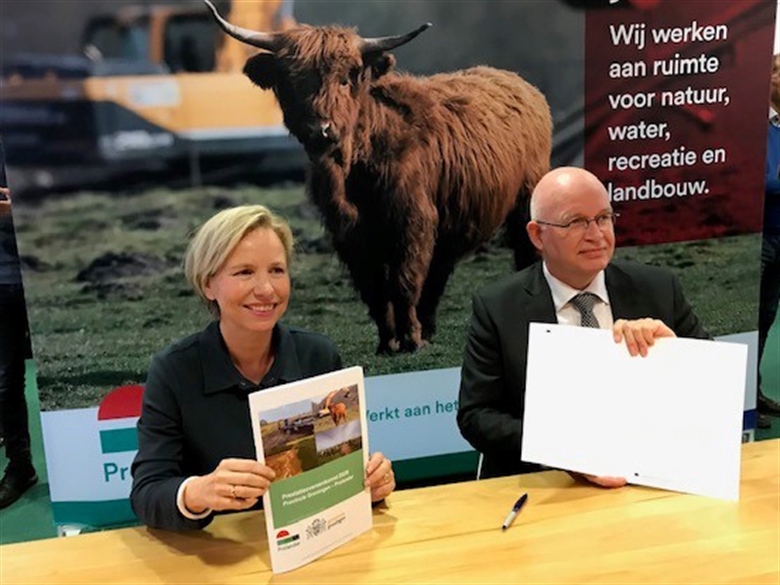 Ondertekening PPO Groningen met Henk Staghouwer en Evelien van Everdingen